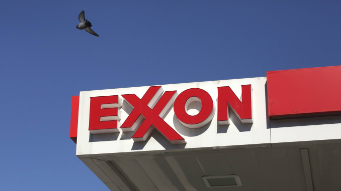 Exxon — возобновили падение. Акции Taubman Centers подорожали - фото
