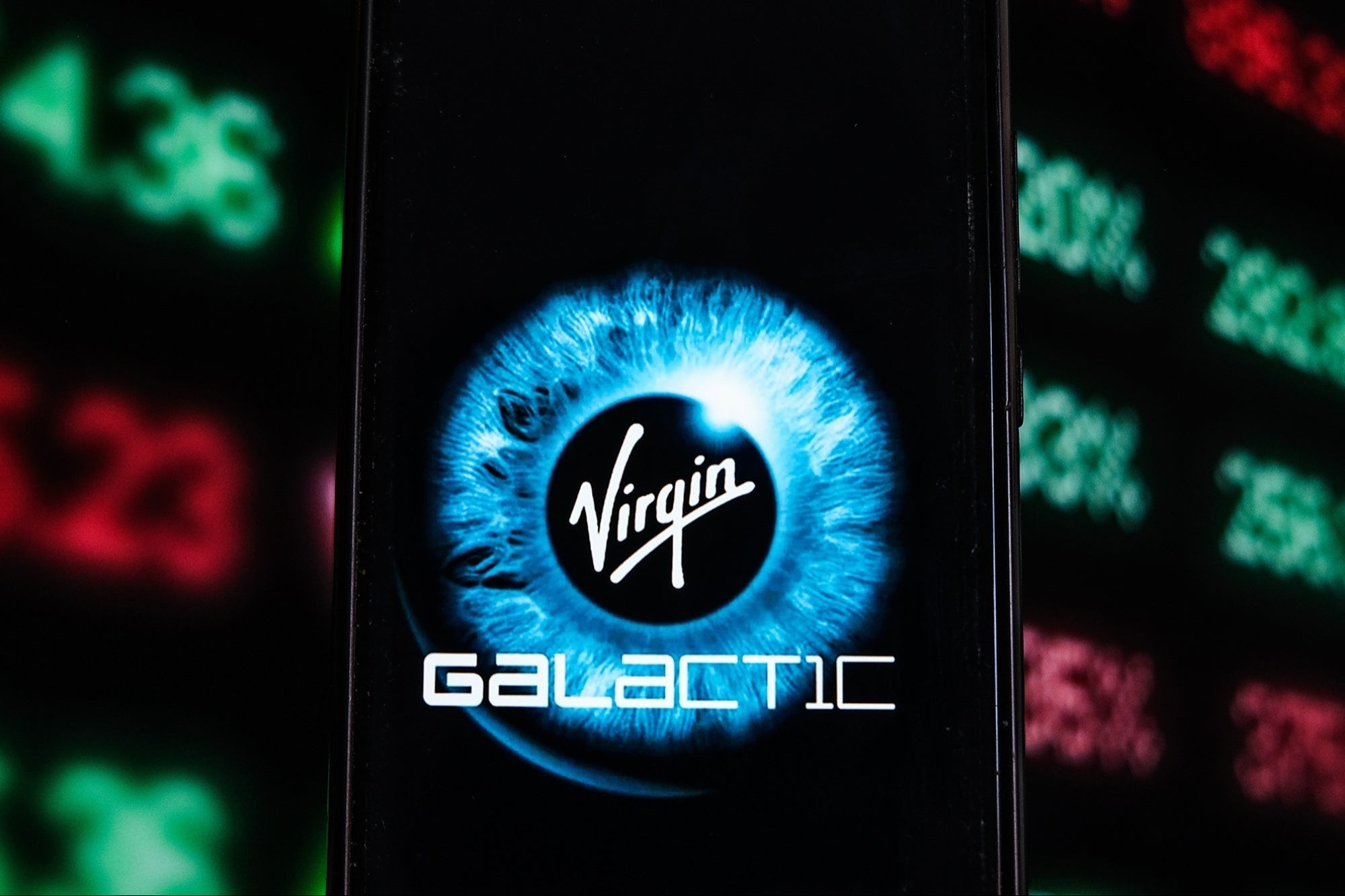 Virgin Galactic намерена отправлять туристов в космос 3 раза в месяц - фото